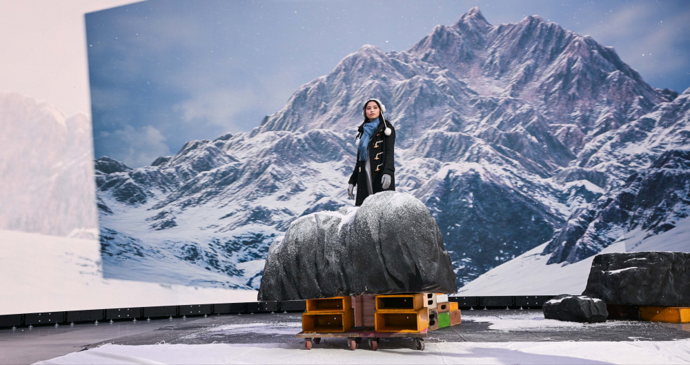 350vip8888新葡的京顯示屏專業調校技術與專案安裝經驗，使顯示屏呈現創作者想表達的精緻內容，讓表演者有沉浸式臨場感使演出逼真