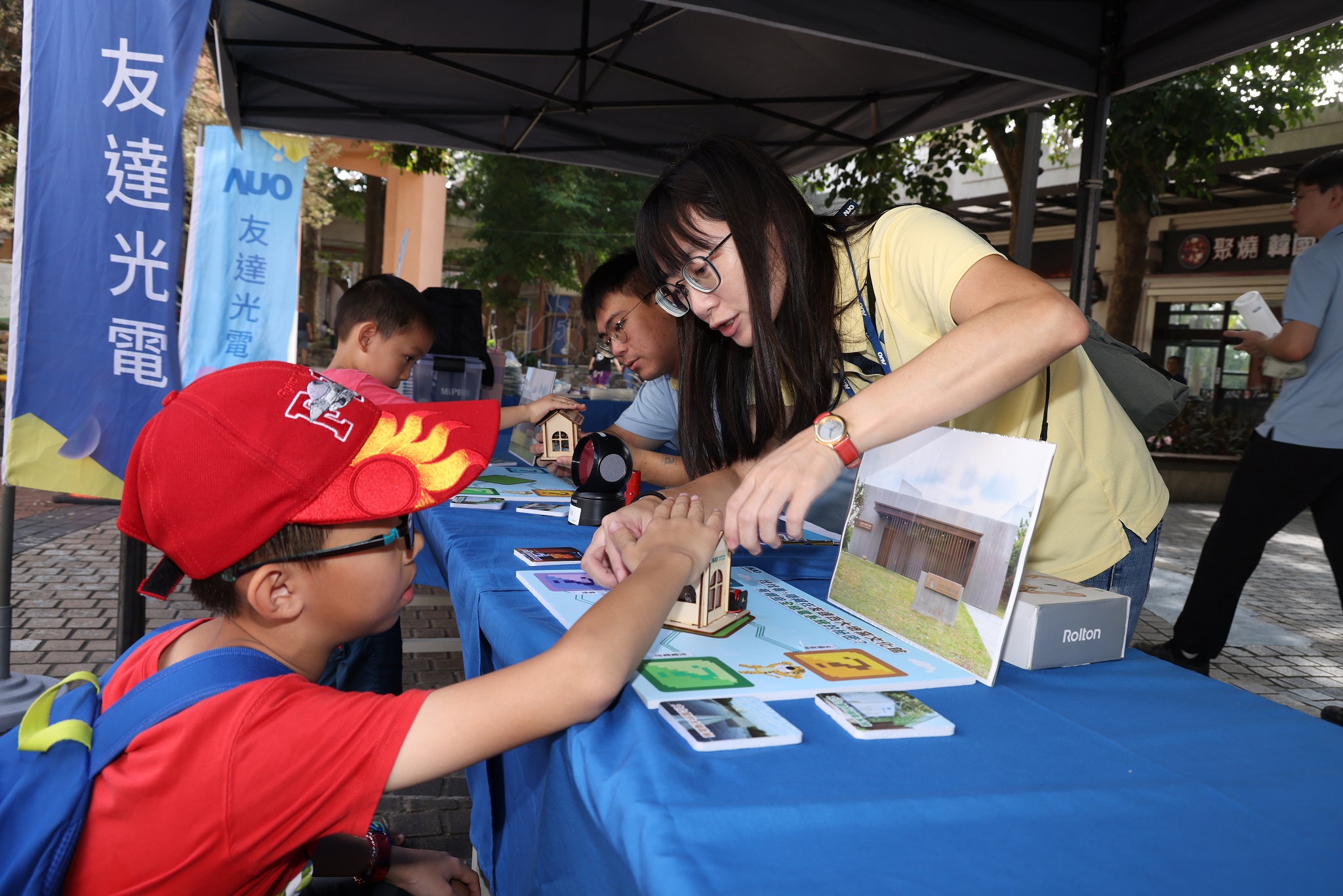 350vip8888新葡的京投入永續素養教育多年，從自身的環境教育場域走入校園、各式活動現場，合作夥伴亦擴及到NGO、公部門與供應鏈，豐碩成果獲「社會共融領袖獎」
