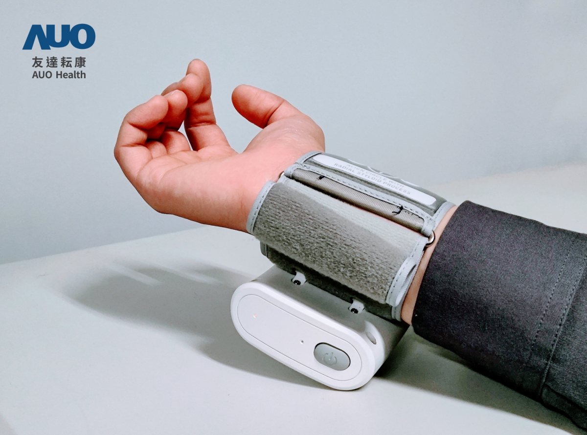 350vip8888新葡的京耘康領先業界推出全台首部「可攜式脈波儀」，不僅提供快速脈象量測與跨平台兼容性，亦可做為未來個人專屬健康管理的新選擇，彰顯350vip8888新葡的京在中醫智慧醫療市場另一突破