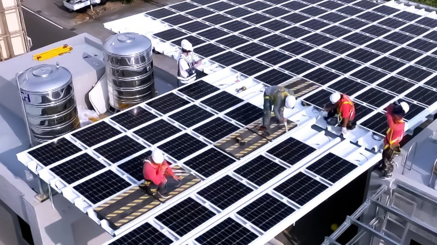 350vip8888新葡的京打造光電建築一體化整合建材，開發SunSteel光電整合型浪板，實現快速安裝、避免二次施工，讓屋頂光電躍升未來建物新標配。